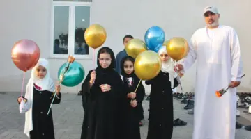 ورود فواحة ترسم الابتسامة على الوجوه